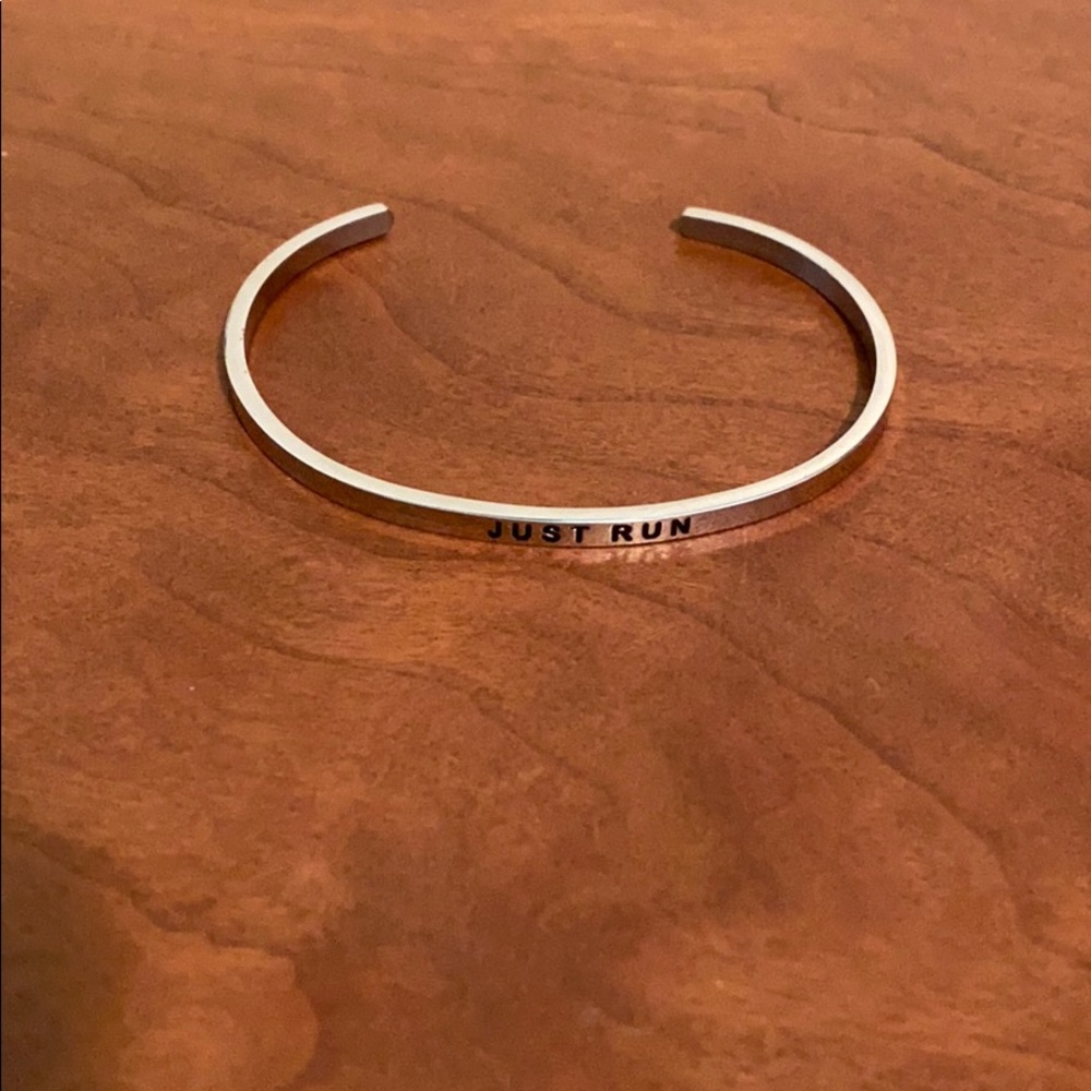 NWOT ‘Just run’ bracelet